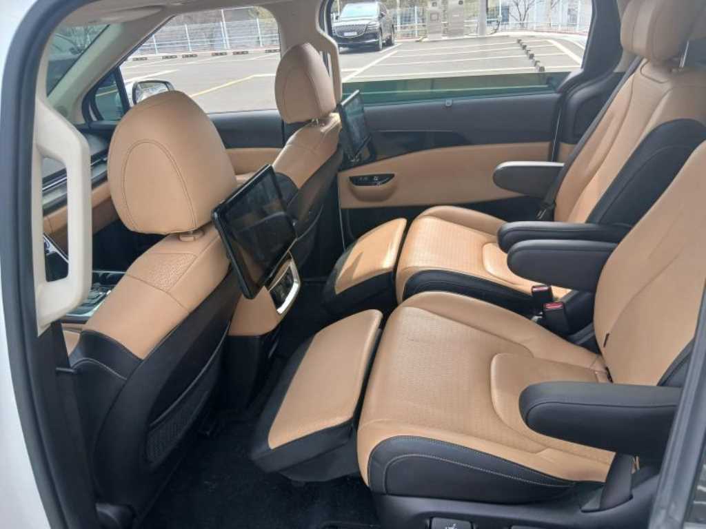 KIA Carnival - Vista 10