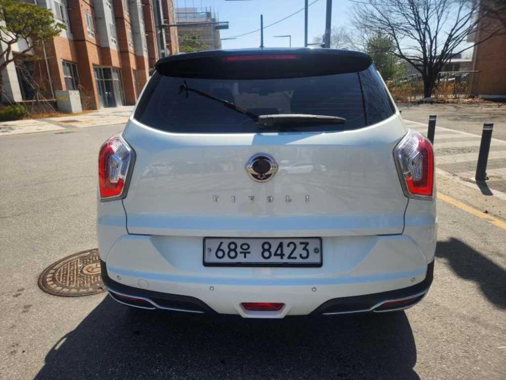 Ssangyong Tivoli - Vista 8
