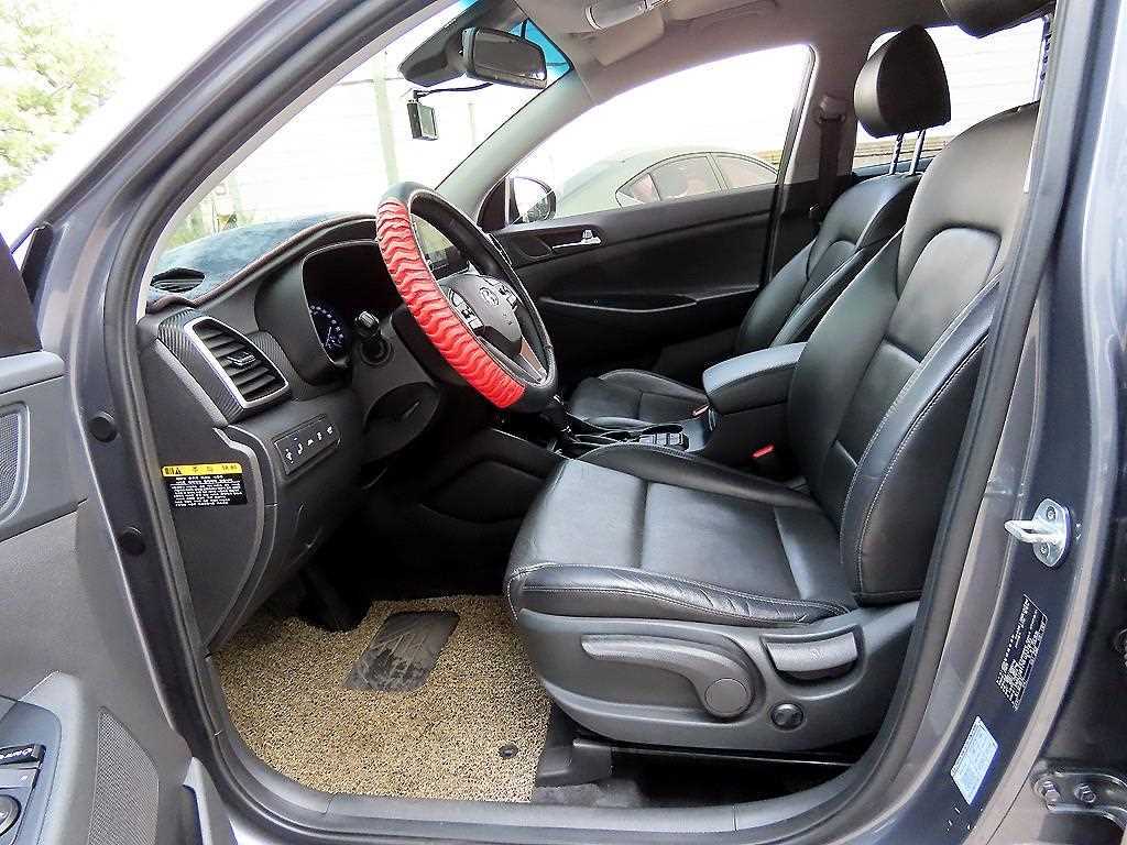 HYUNDAI Tucson - Vista 5