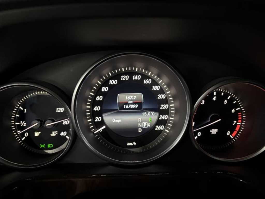 Mercedes Benz E class - Vista 3