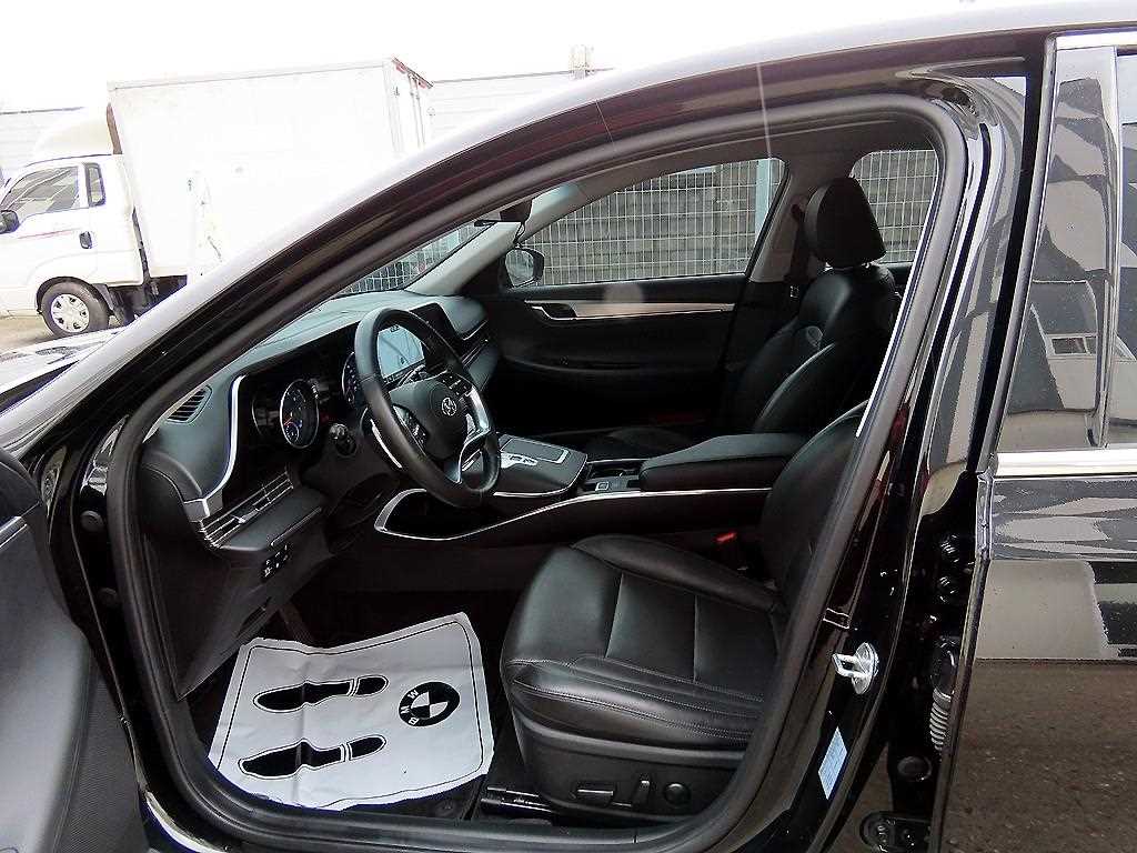 HYUNDAI Grandeur - Vista 5