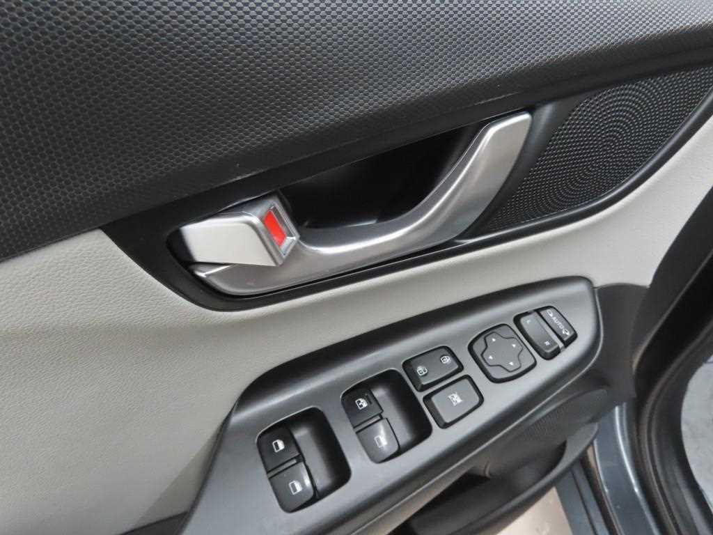 HYUNDAI Kona - Vista 9