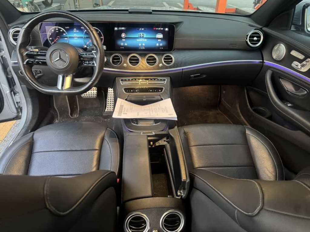 Mercedes Benz E class - Vista 5