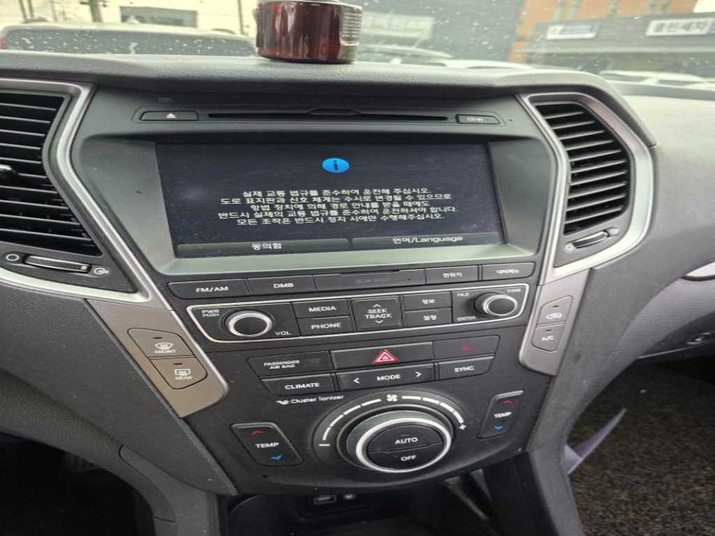 HYUNDAI Santa Fe - Vista 6