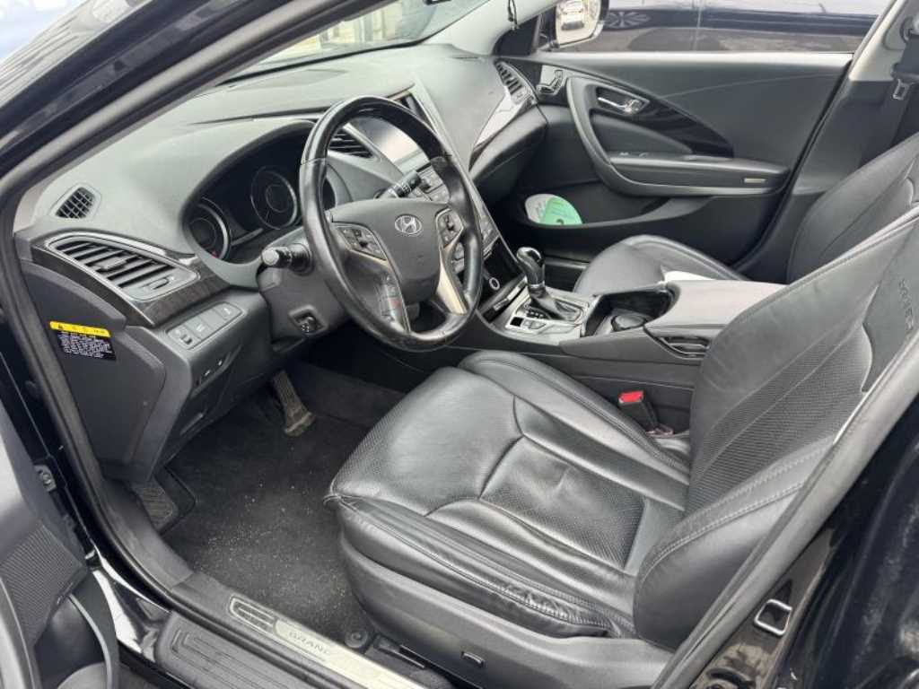 HYUNDAI Grandeur - Vista 7