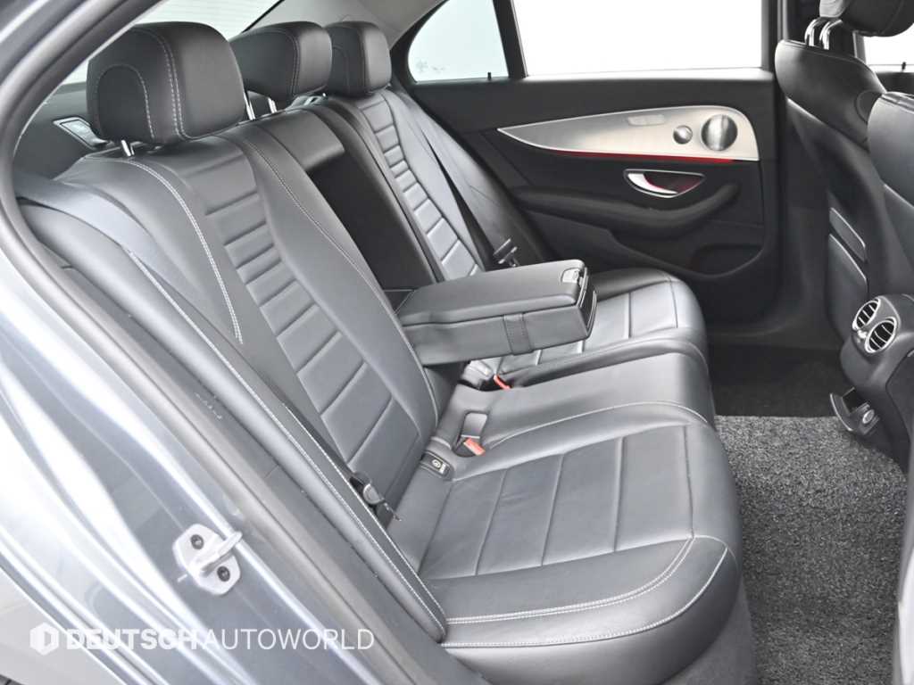 Mercedes Benz E class - Vista 12