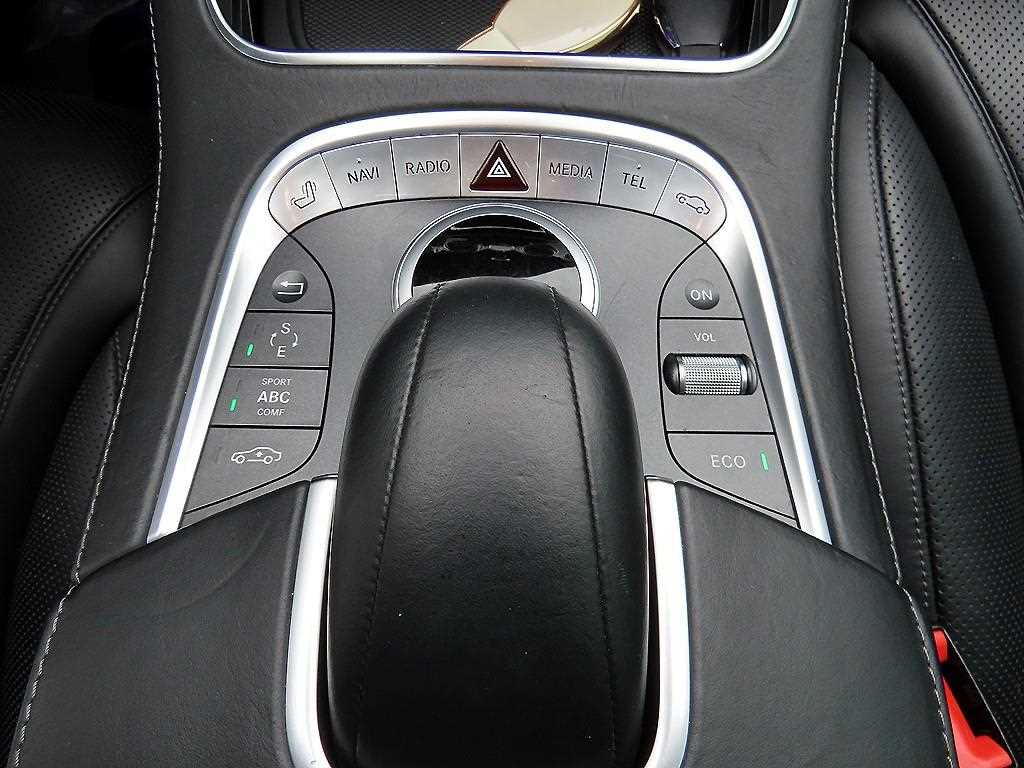 Mercedes Benz S Class - Vista 12