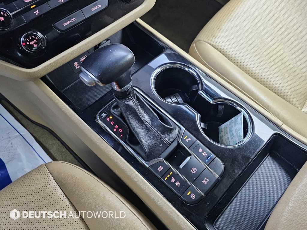 KIA Carnival - Vista 9