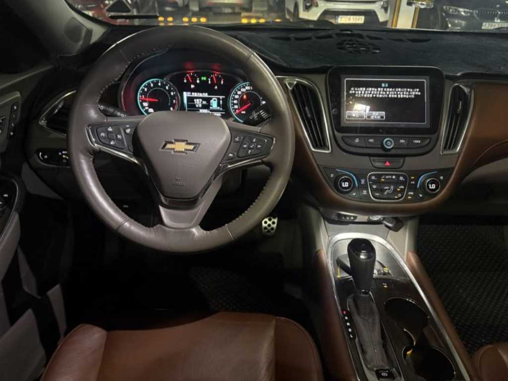 Chevrolet Malibu - Vista 10