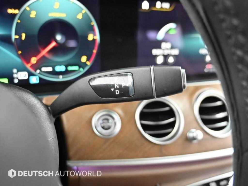 Mercedes Benz E class - Vista 9