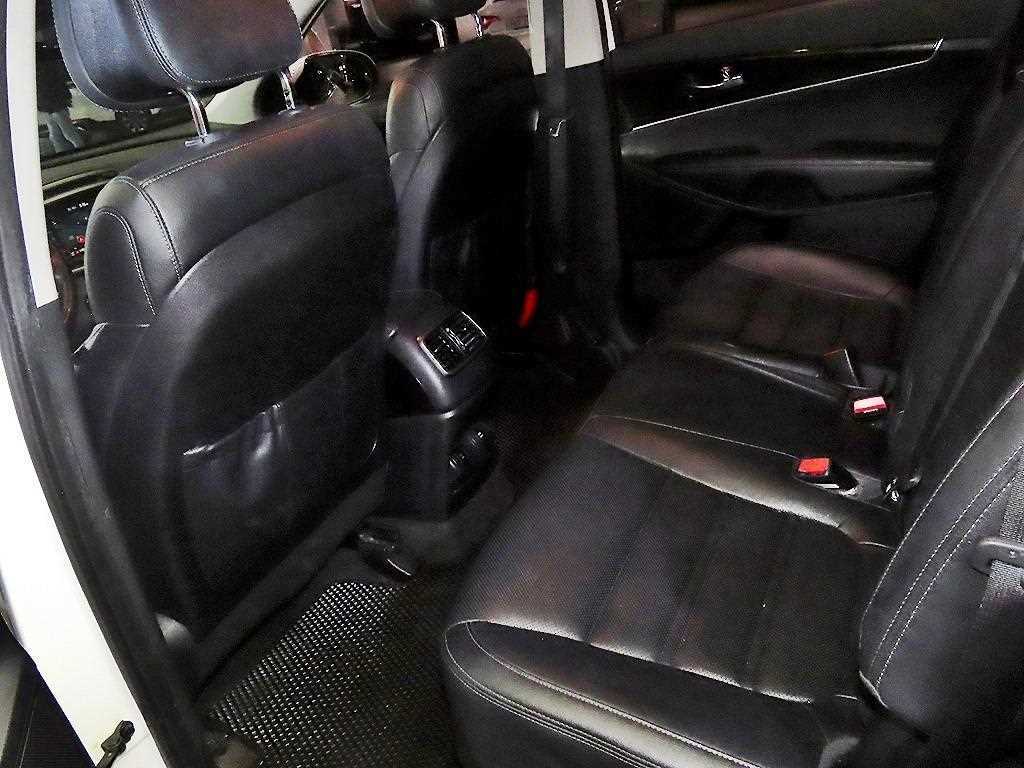 KIA Sorento - Vista 7