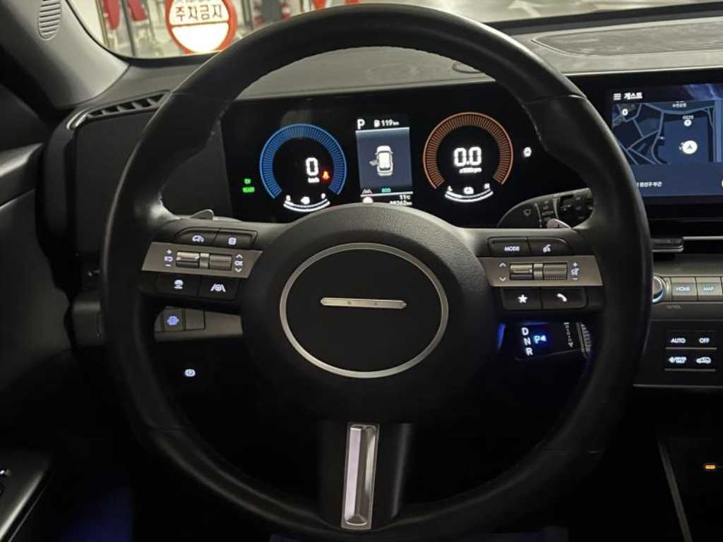 HYUNDAI Kona - Vista 12