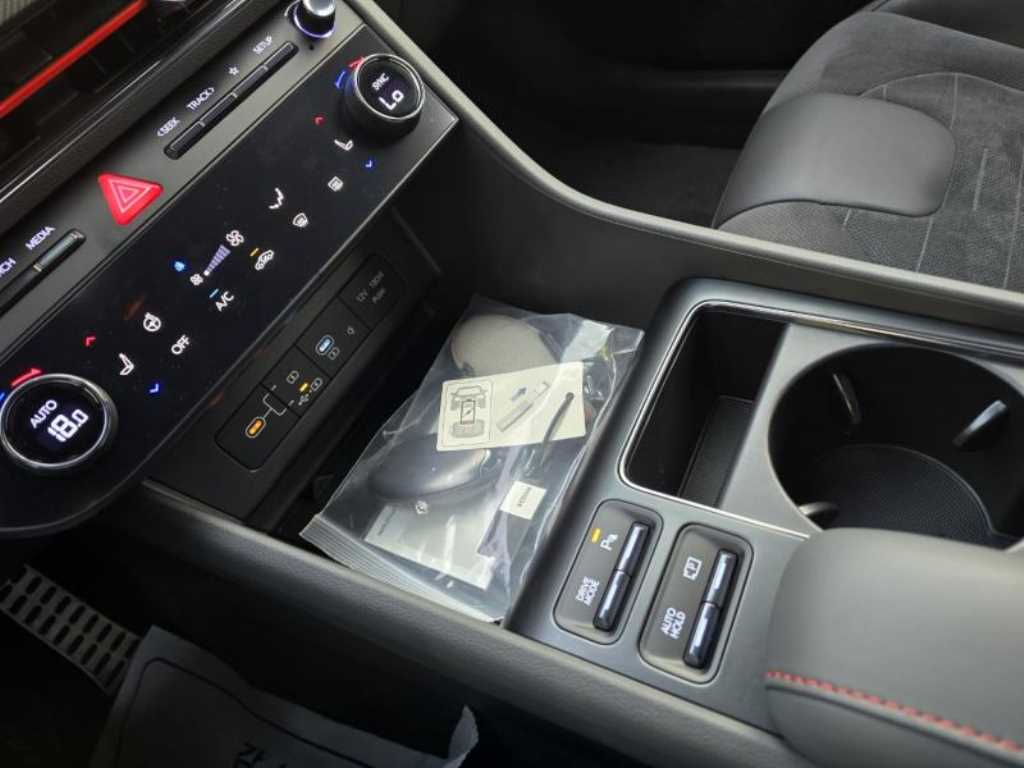 HYUNDAI Sonata - Vista 12