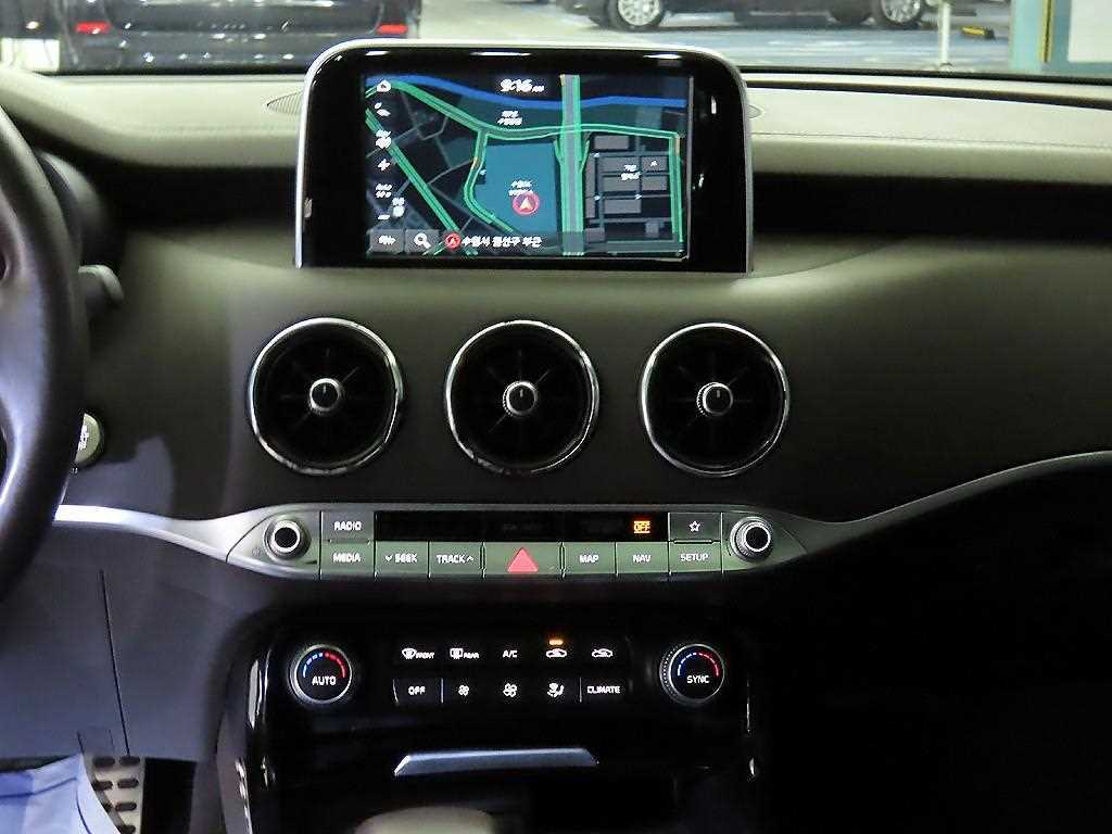 KIA Stinger - Vista 11