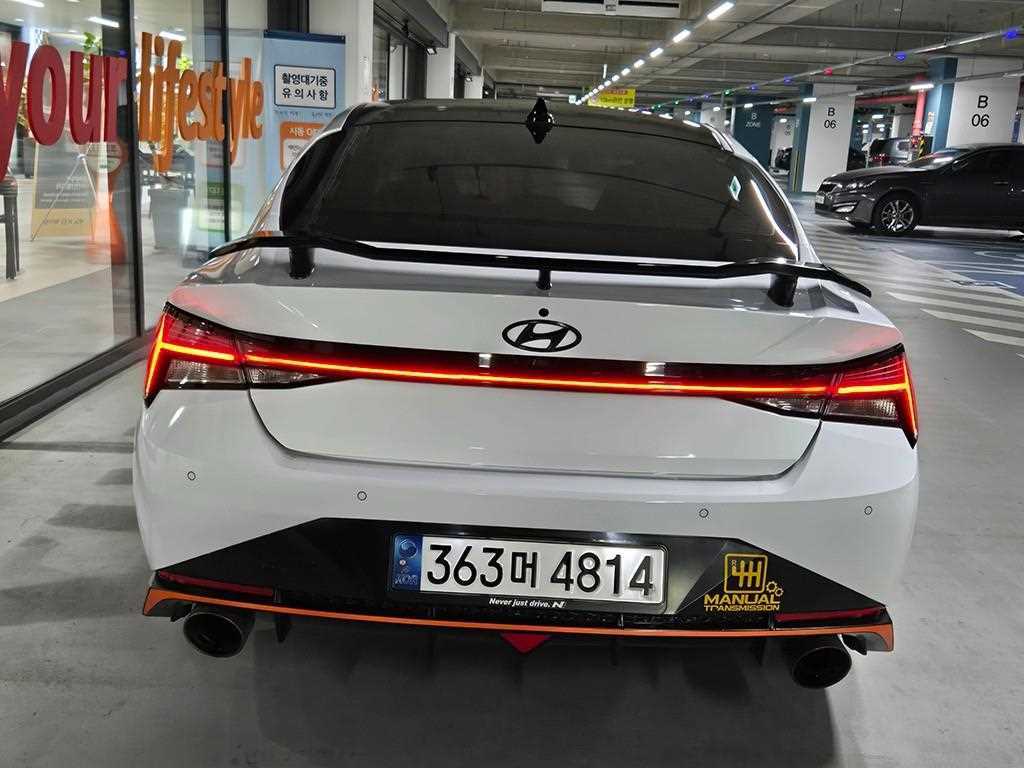 HYUNDAI Avante - Vista 5