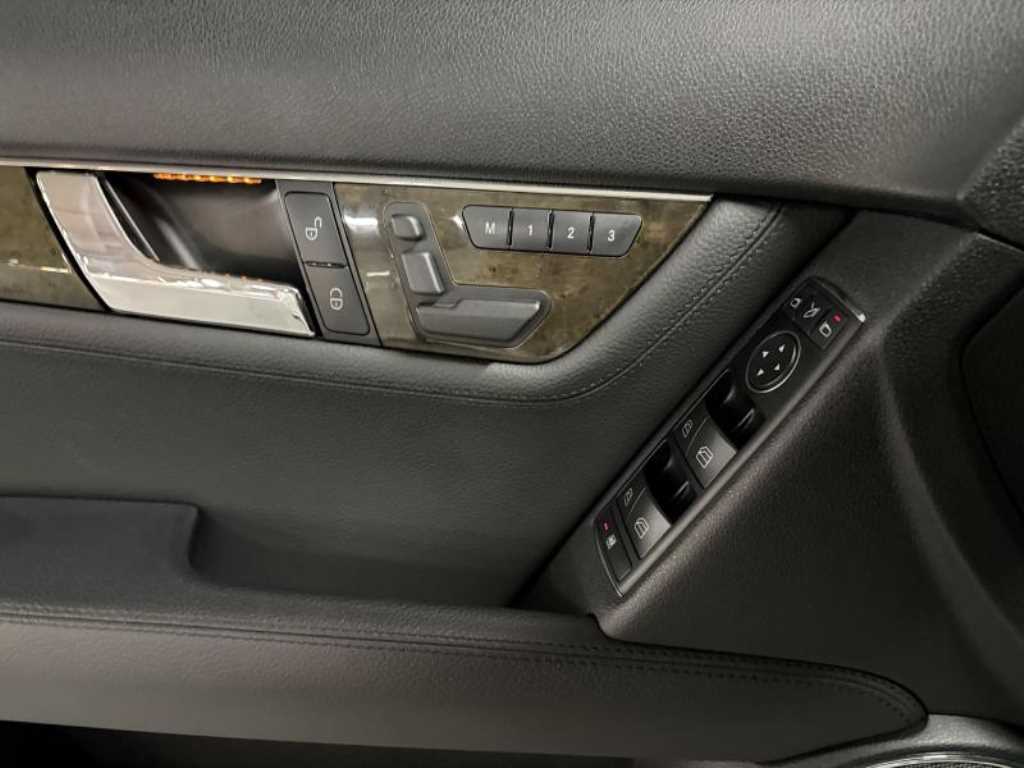 Mercedes Benz C Class - Vista 8