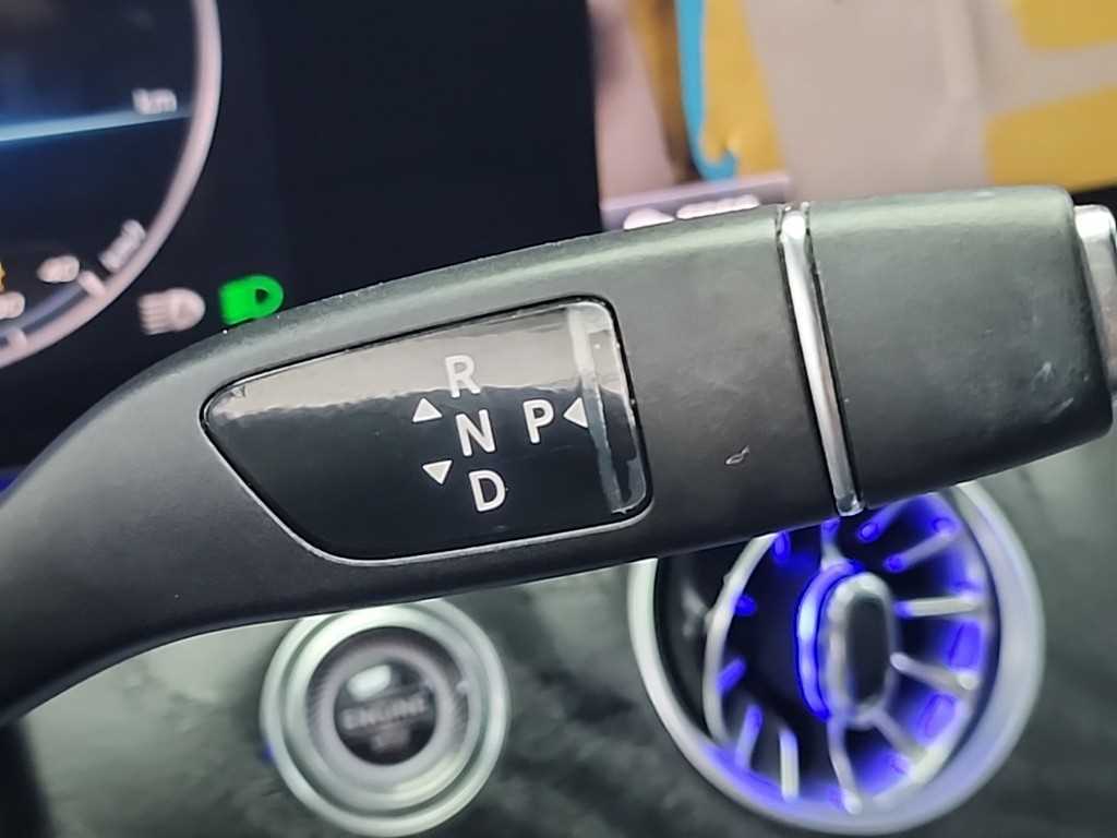 Mercedes Benz E class - Vista 8