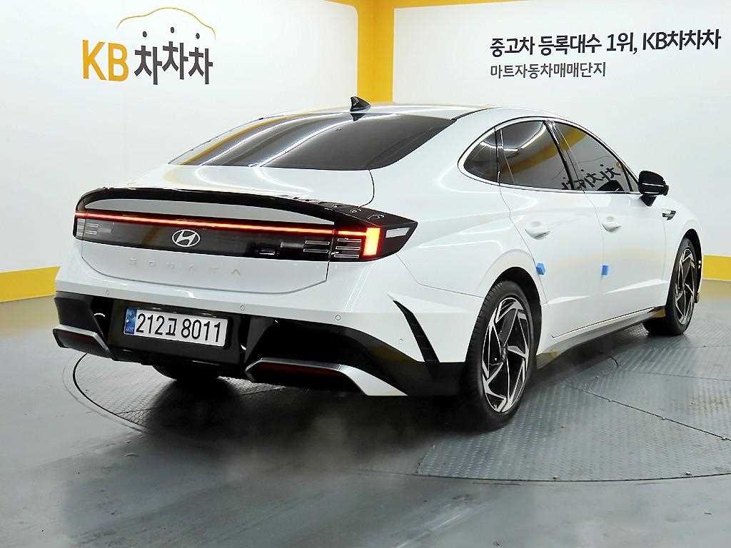 HYUNDAI Sonata - Vista 4