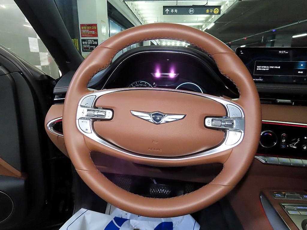 Genesis GV70 - Vista 8