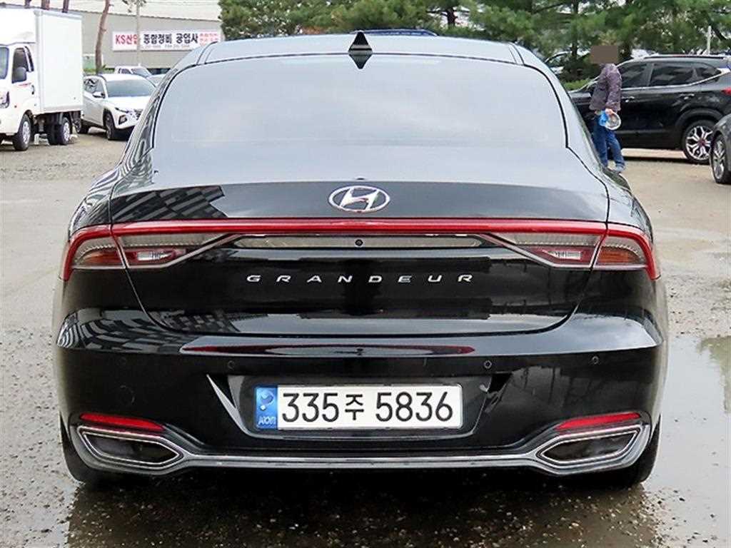 HYUNDAI Grandeur - Vista 4