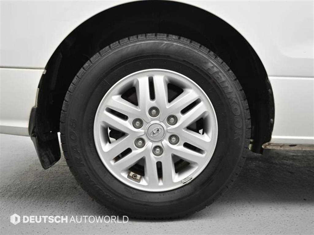 HYUNDAI Starex - Vista 11