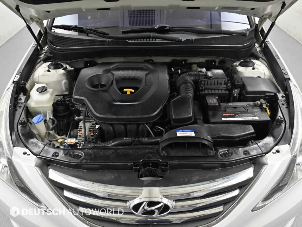 HYUNDAI Sonata - Vista 6