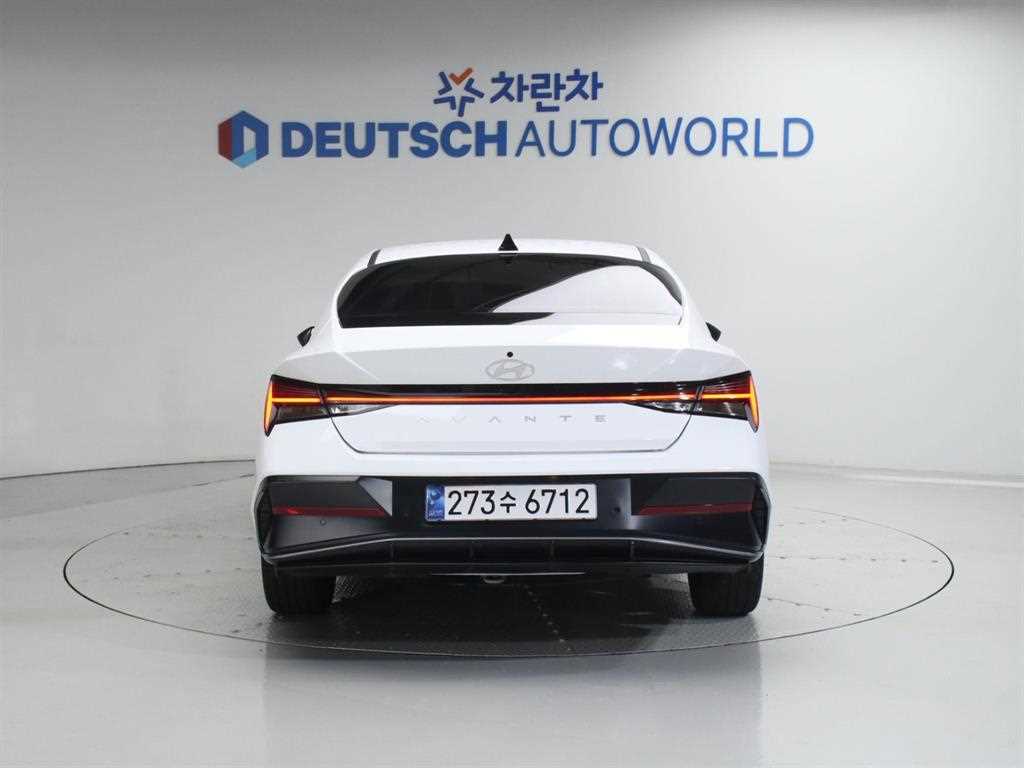 HYUNDAI Avante - Vista 4