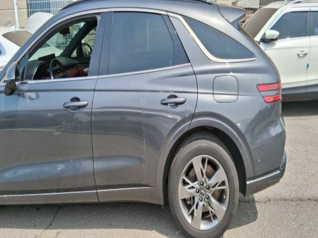 Genesis GV70 - Vista 6