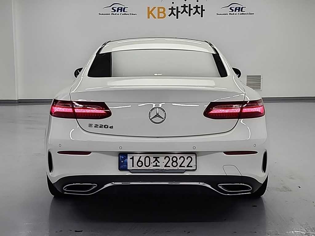 Mercedes Benz E class - Vista 3