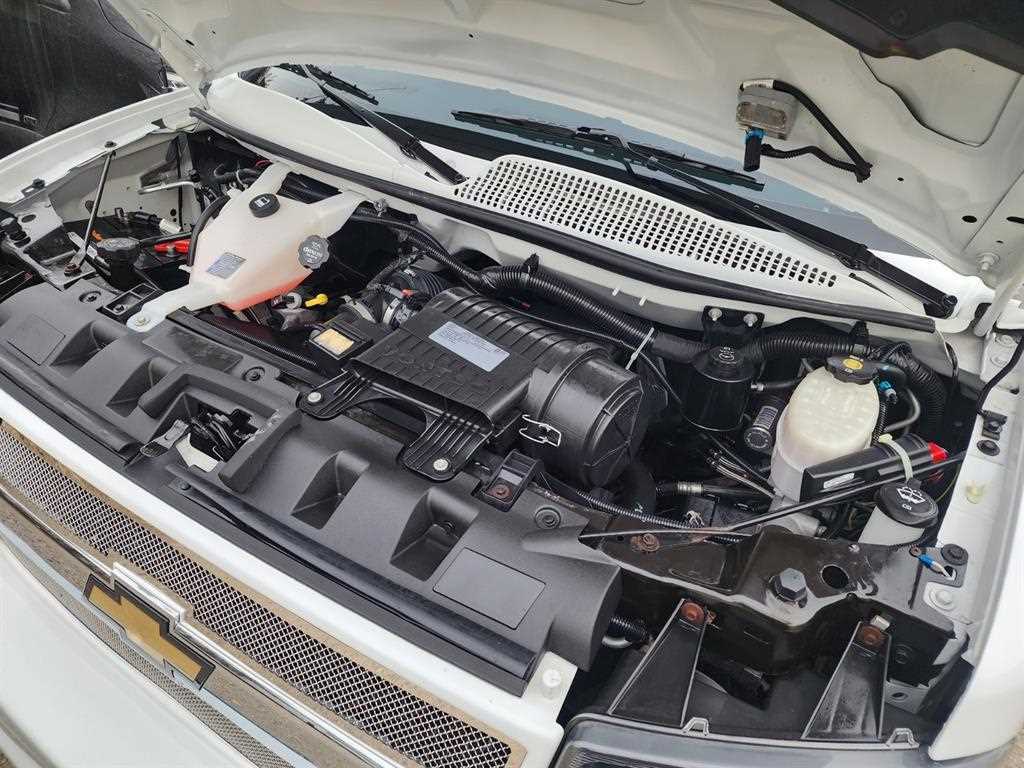 Chevrolet Express van 2017 Blanco - Importación desde Corea - HF Imports Iquique - Foto 19