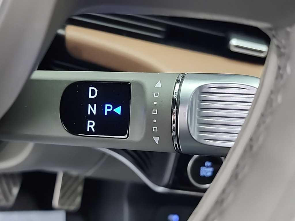 HYUNDAI Ioniq 5 - Vista 8