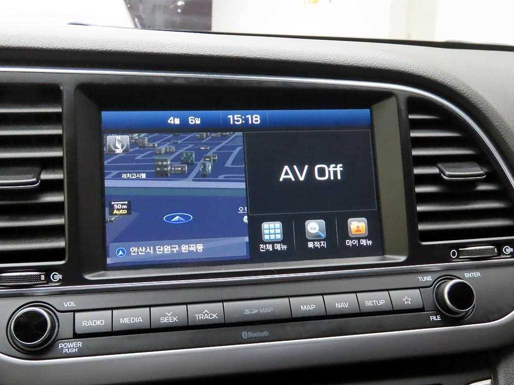 HYUNDAI Avante - Vista 8