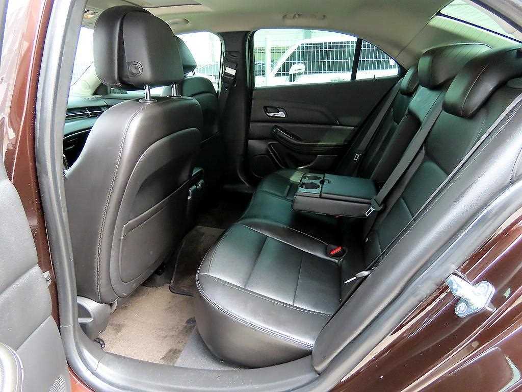 Chevrolet Malibu - Vista 6