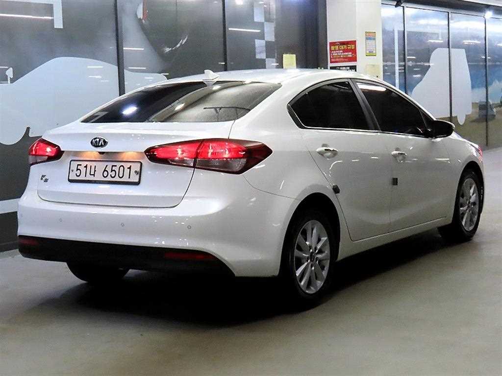 KIA K3 - Vista 4