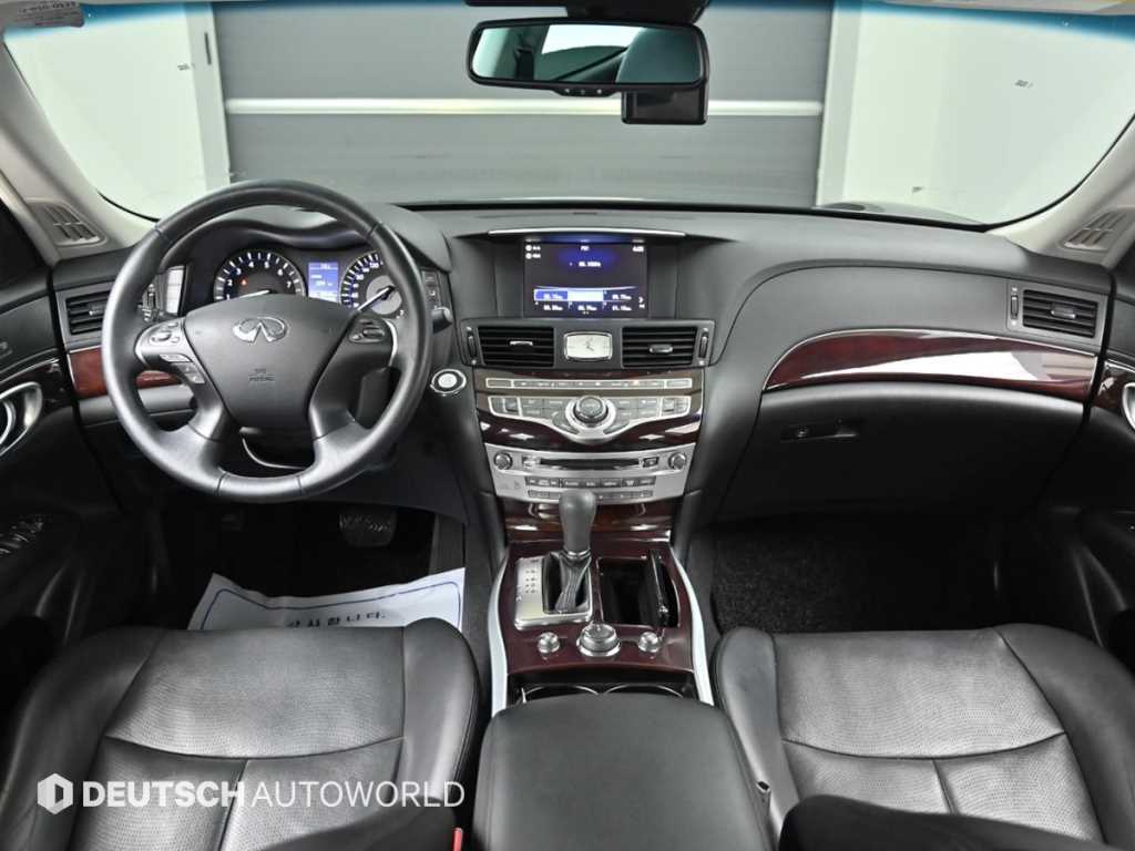 Infiniti Q - Vista 7