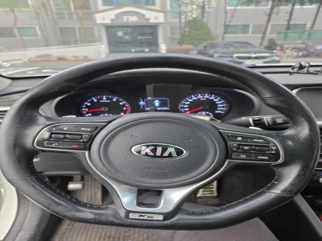 KIA K5 - Vista 10