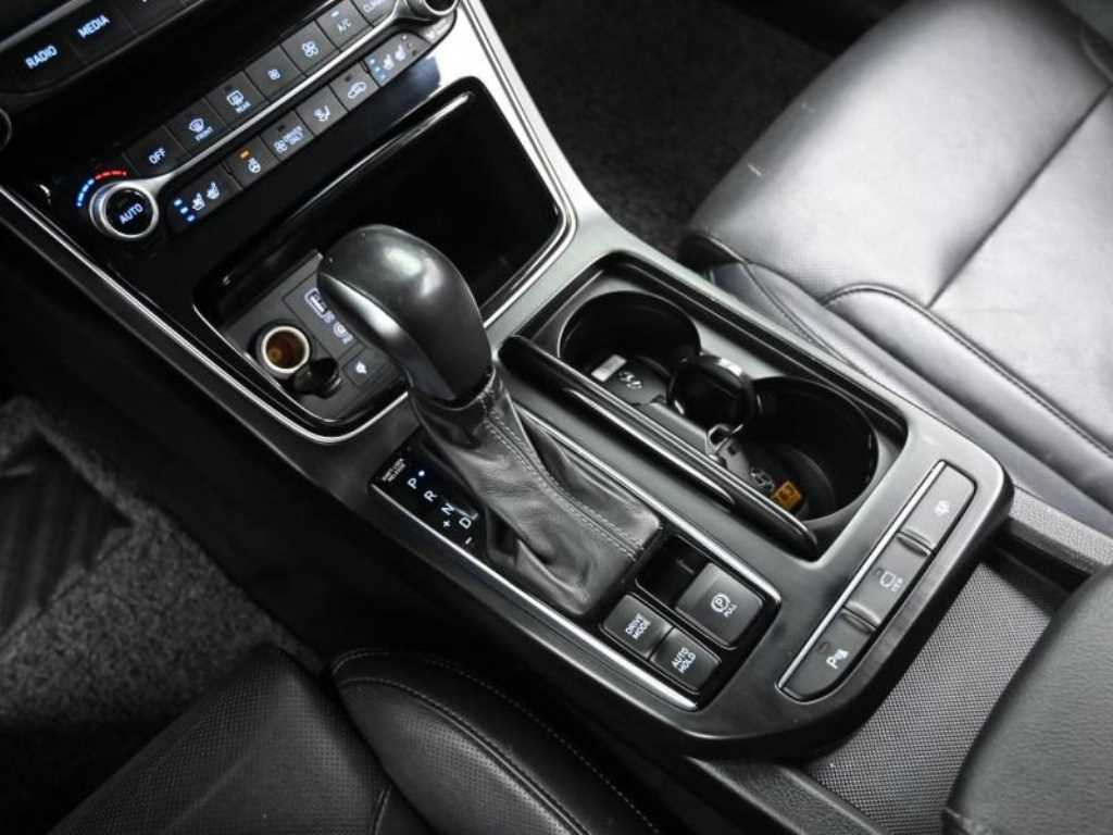 HYUNDAI Grandeur - Vista 9