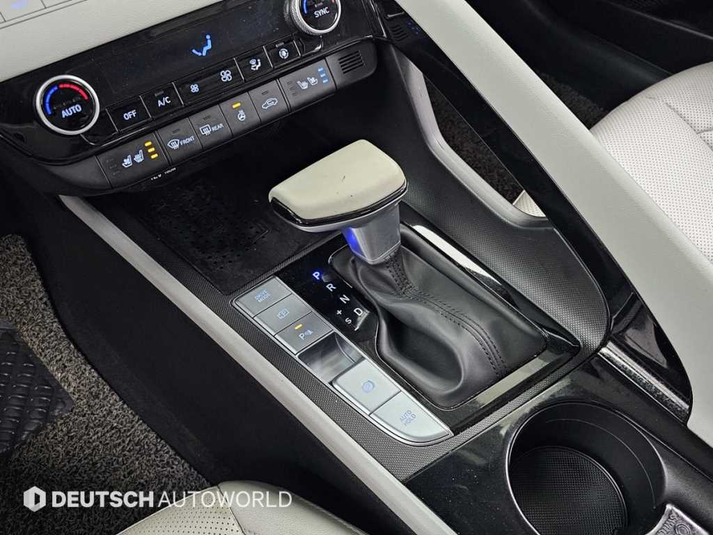 HYUNDAI Avante - Vista 9