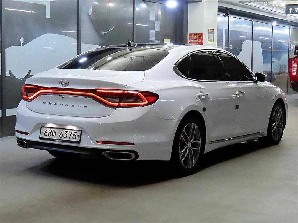 HYUNDAI Grandeur - Vista 4