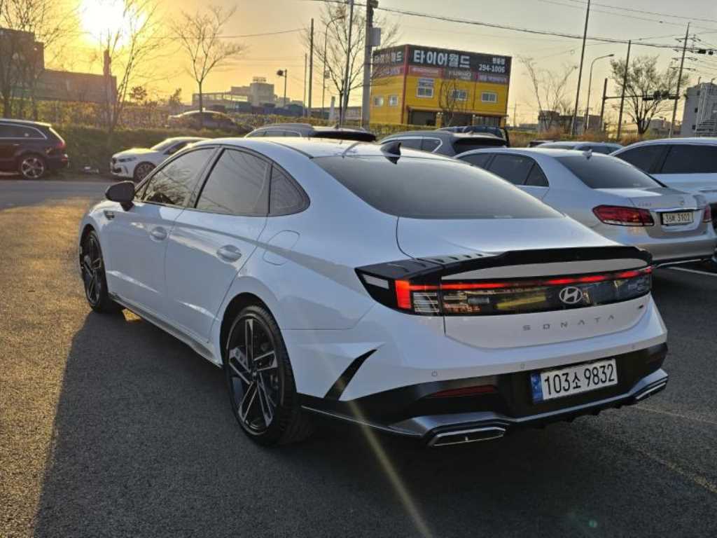 HYUNDAI Sonata - Vista 4