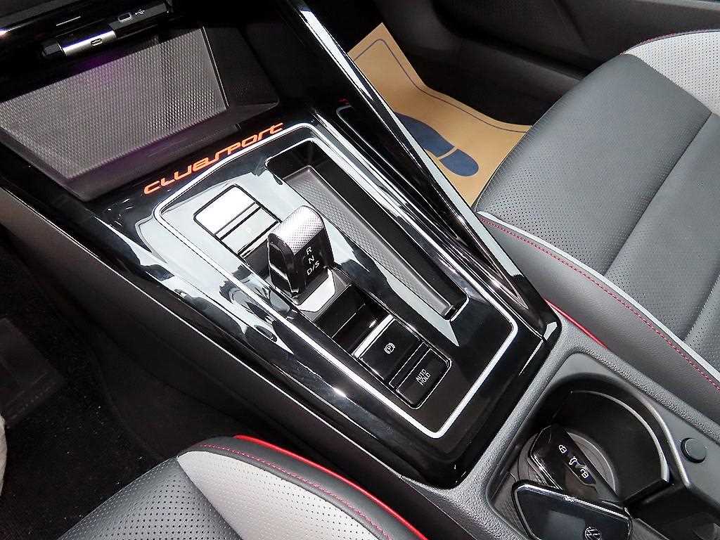 Volkswagen Golf - Vista 11