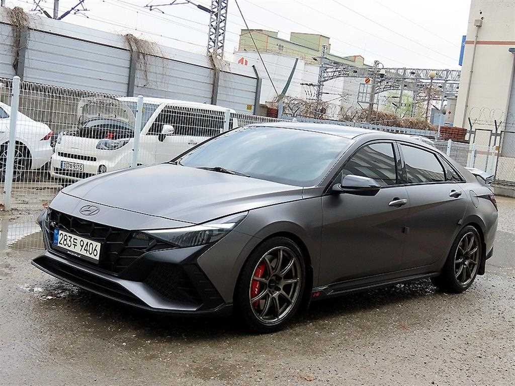 HYUNDAI Avante - Vista 2