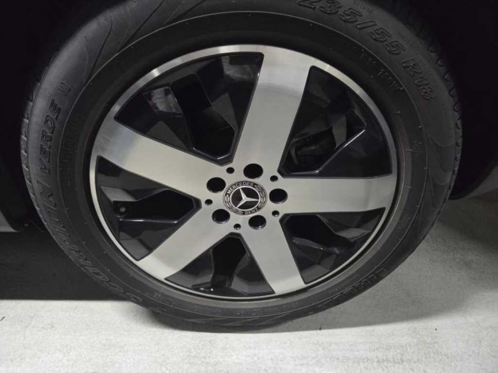 Mercedes Benz GLB Class - Vista 11