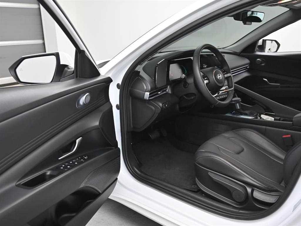 HYUNDAI Avante - Vista 11