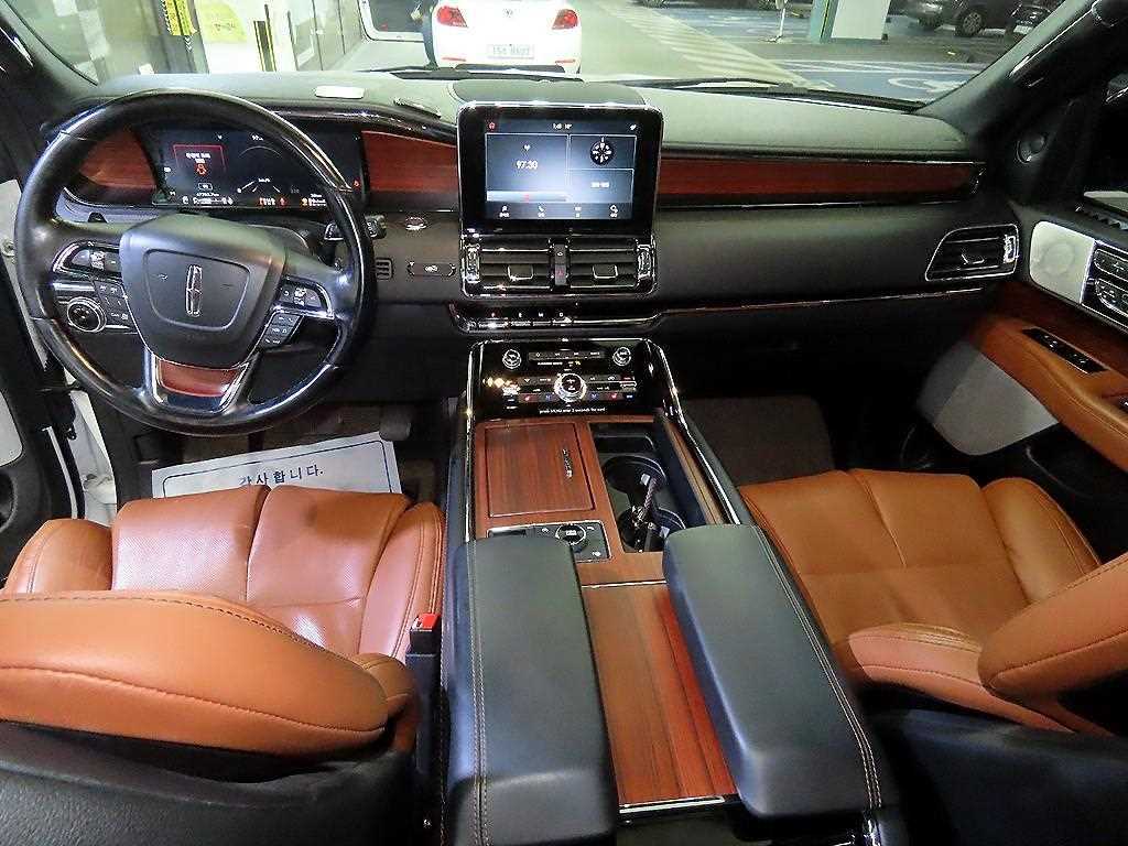 Lincoln Navigator - Vista 10