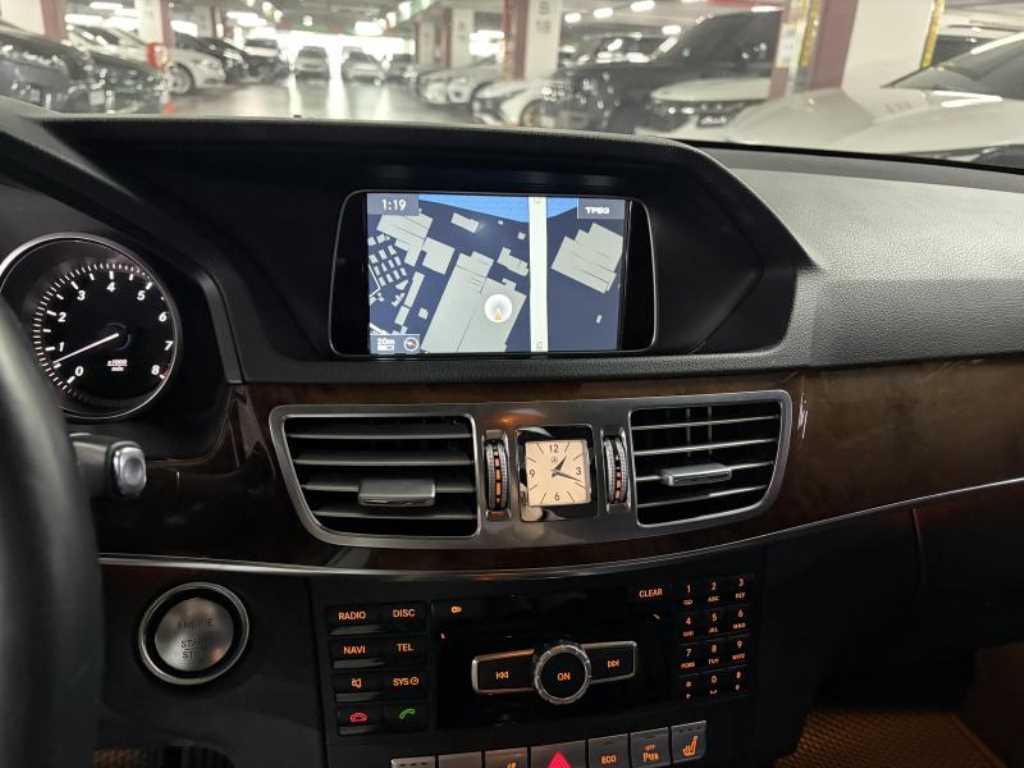 Mercedes Benz E class - Vista 6