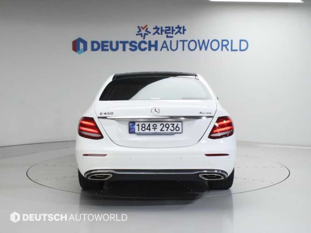 Mercedes Benz E class - Vista 5