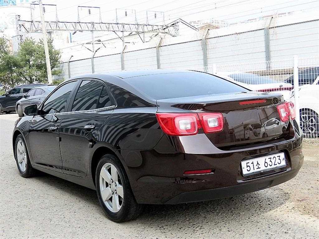 Chevrolet Malibu - Vista 3