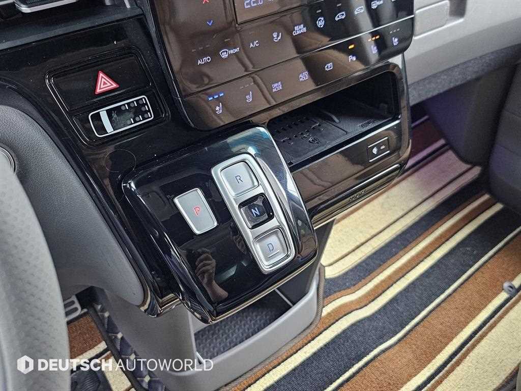 HYUNDAI Staria - Vista 8