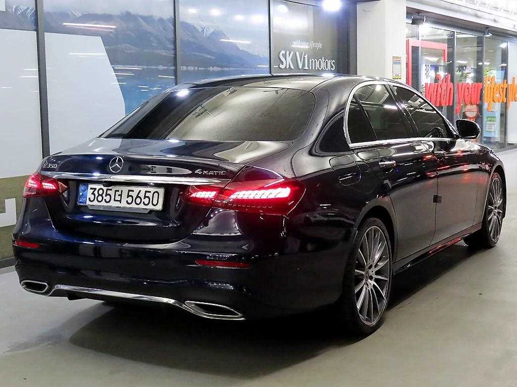 Mercedes Benz E class - Vista 4